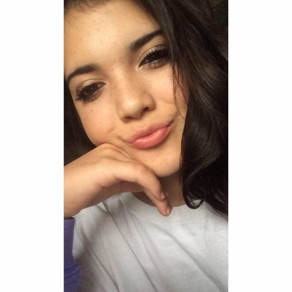 Profile Picture of Jasmyn Mullenberg (@jazzyymarieee) on Poshmark