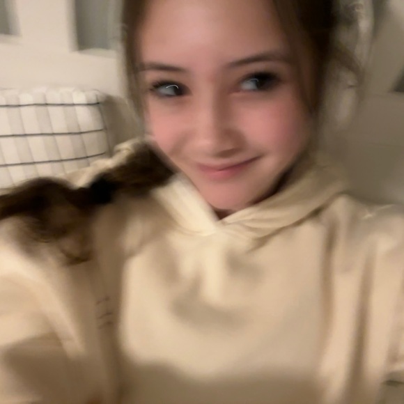 Arlee Westhoff - Poshmark Profile Picture of Arlee Westhoff (@arleewesthoff) on Poshmark