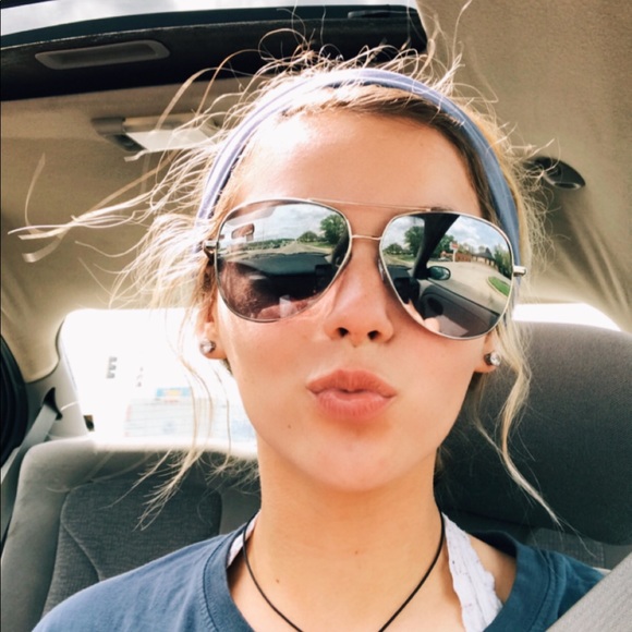 Profile Picture of Autumn Connors (@autumn_connors) on Poshmark