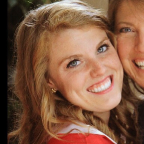 Profile Picture of Tara Rissmeyer (@tkr1781) on Poshmark