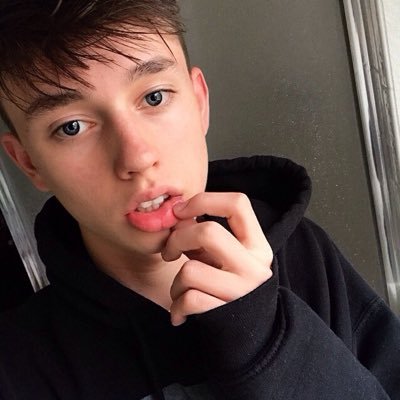 Profile Picture of Nathan Tinker (@n8delasflores) on Twitter