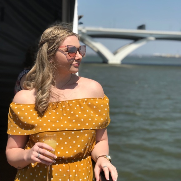 Profile Picture of Brittany Rock (@brittanyrock507) on Poshmark