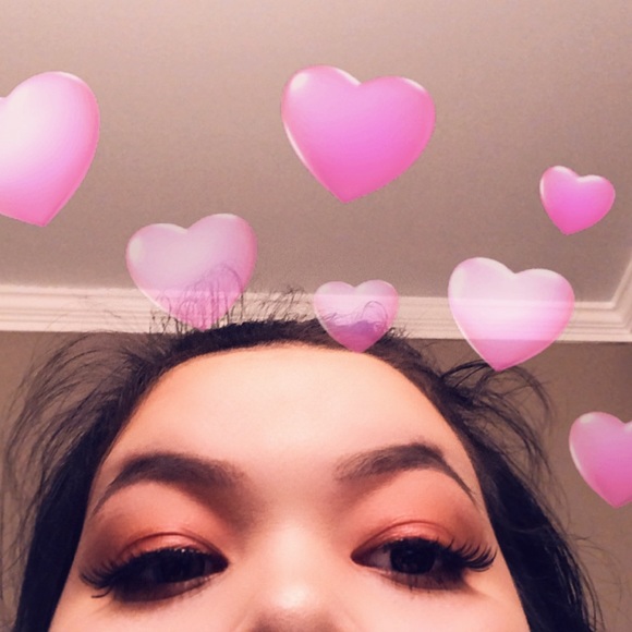 Profile Picture of Paula Nibungco (@paulanibungco) on Poshmark