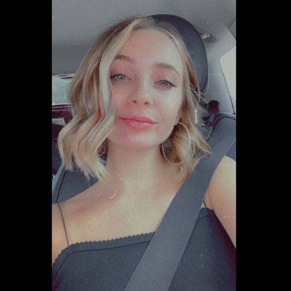 Profile Picture of Sarah Corzilius (@sarahcorzilius) on Poshmark