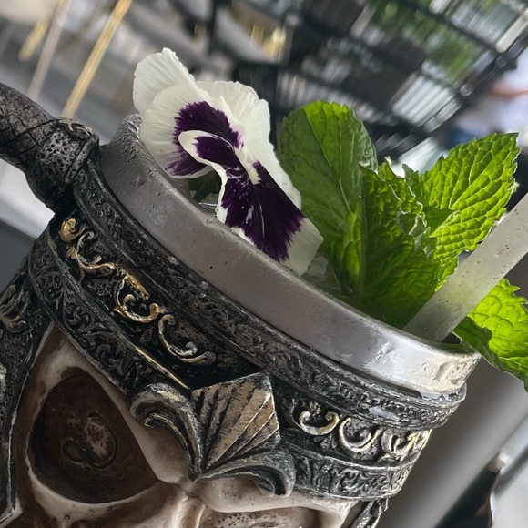 Profile Picture of Grethel Turiño (@grethel0693) on Poshmark