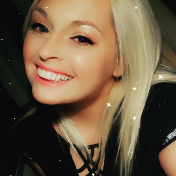 Profile Picture of Pearl Cooley (@pcoolz89) on Poshmark