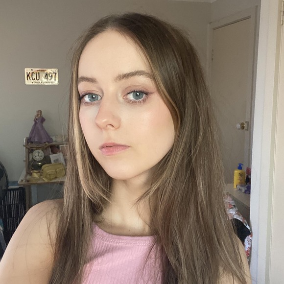 Profile Picture of Kiah Darlow (@millie_vanilla) on Poshmark