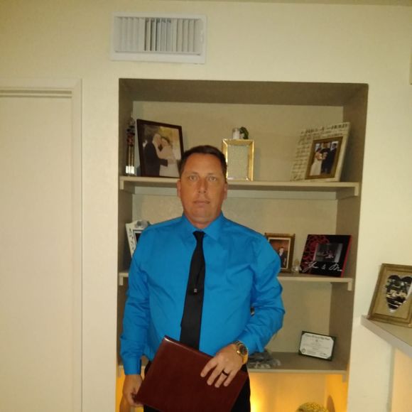 Profile Picture of Dustin Moffitt (@dustinmoffitt) on Poshmark