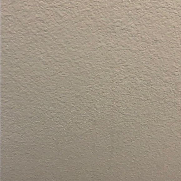 Profile Picture of Nikita Maltos (@nikitam91) on Poshmark