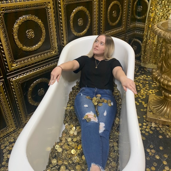 Profile Picture of Katelynn Willey (@katelynn_willey) on Poshmark