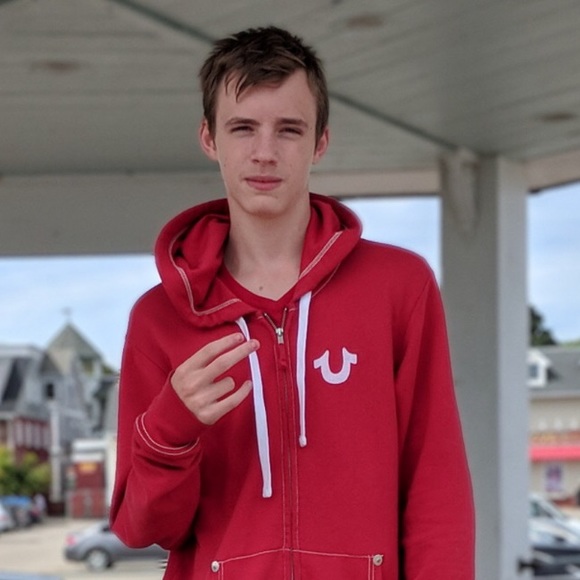 Profile Picture of Chris Mckim (@chrismckim) on Poshmark