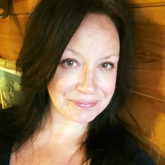 Profile Picture of Sarah Decapio (@sjdecapio) on Poshmark