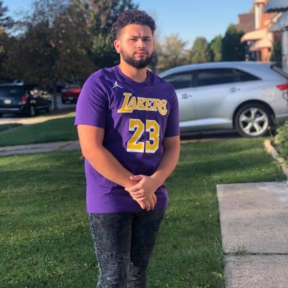 Profile Picture of Cesar Paneto (@cesarpaneto3) on Poshmark