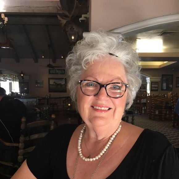 Profile Picture of Susie Sivyer (@ssivyer) on Poshmark