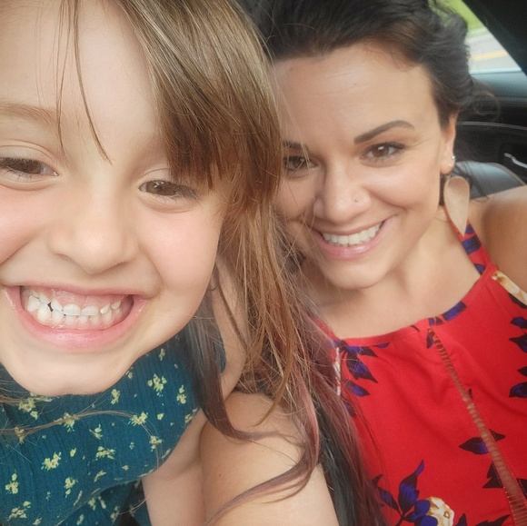 Profile Picture of Danielle Ballenger (@daniellecolette) on Poshmark