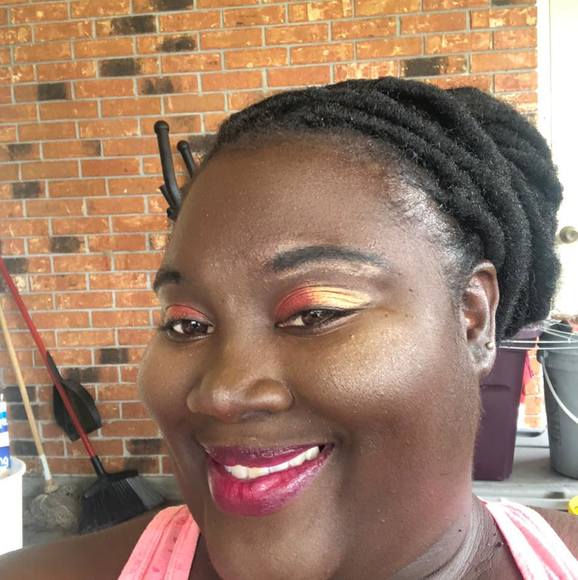 Profile Picture of Devita Ovide (@geminigirl_90) on Poshmark