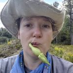 Profile Picture of 🌻Jo(e), Bumblebae, Bela, Birbs (@farminacivic) on Instagram