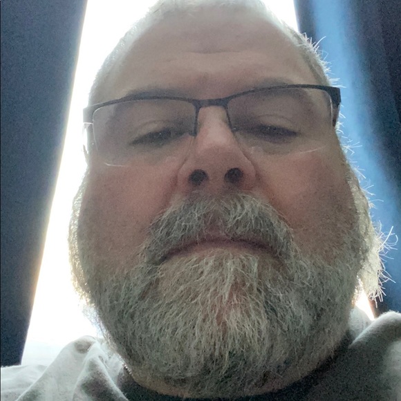 Profile Picture of Steve Gengozian (@oldmover) on Poshmark