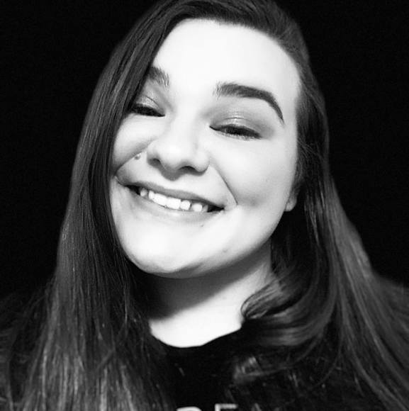 Profile Picture of Raven Coursin (@ravenlovesjaxon) on Poshmark