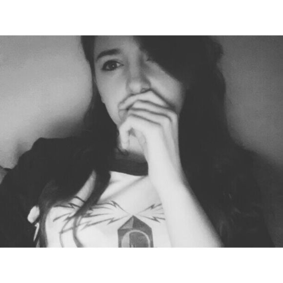 Profile Picture of Julianne Plunkett (@julxi) on Poshmark