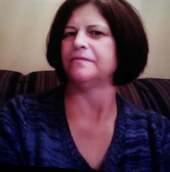 Profile Picture of Lisa Byrd (@lisabyrd98) on Poshmark