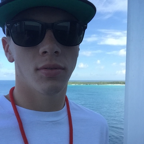 Profile Picture of Jeremy Redlich (@jayredlich) on Poshmark