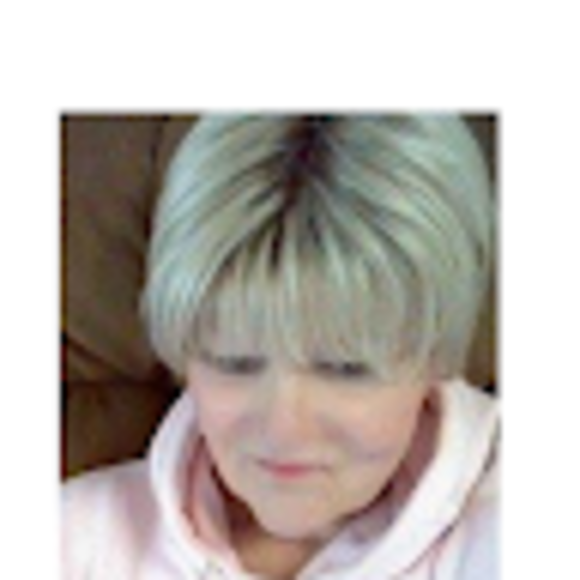 Profile Picture of Donna Huth (@dnahuth) on Poshmark