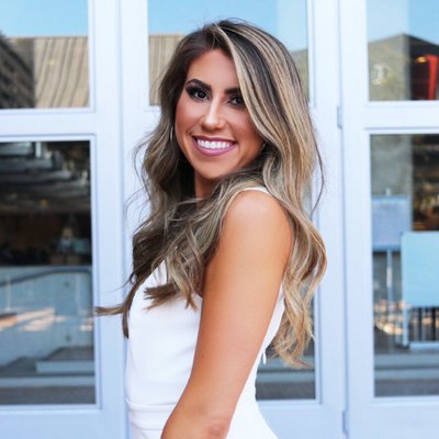 Profile Picture of Nicole Caddell (@soldwithnicole) on Twitter