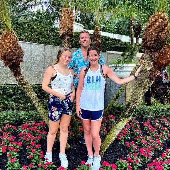 Profile Picture of Sherry Cleary (@usscleary) on Poshmark