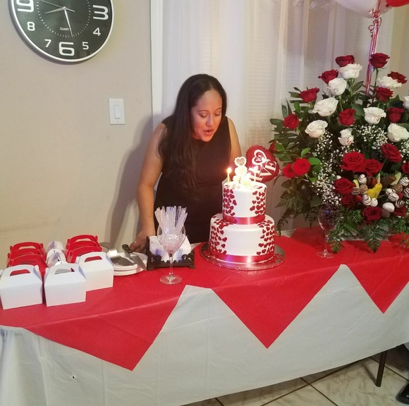 Profile Picture of Eli Velasquez (@escobaraxel) on Poshmark