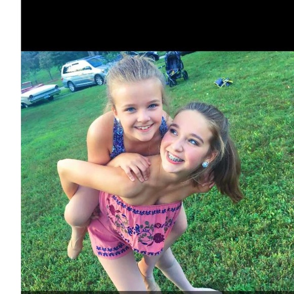 Shelby Humphreys - Poshmark Profile Picture of Shelby Humphreys (@shelbyhu) on Poshmark