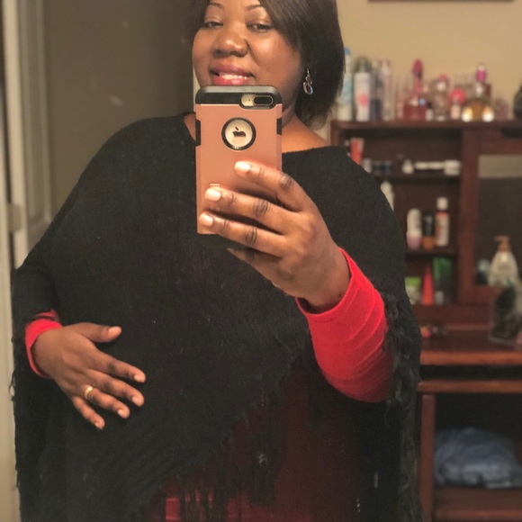 Profile Picture of Michelle Lukusa (@michelleluks) on Poshmark