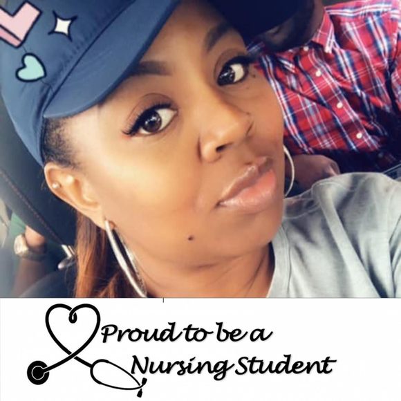 Profile Picture of Tia Dennis (@tiadennis85) on Poshmark