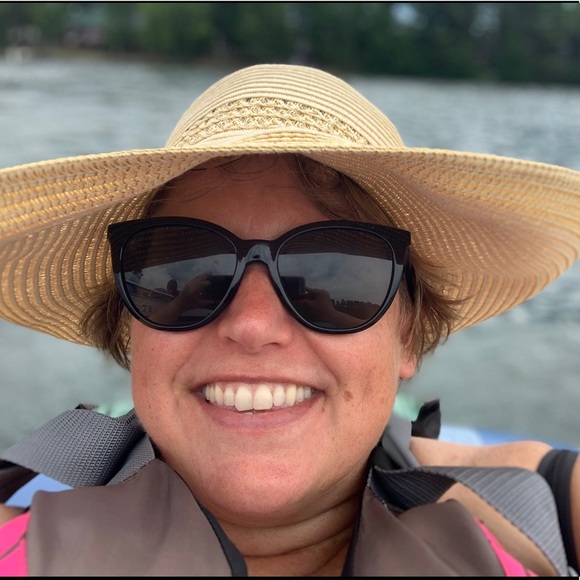 Profile Picture of Tanya Scully (@tanyascully1) on Poshmark