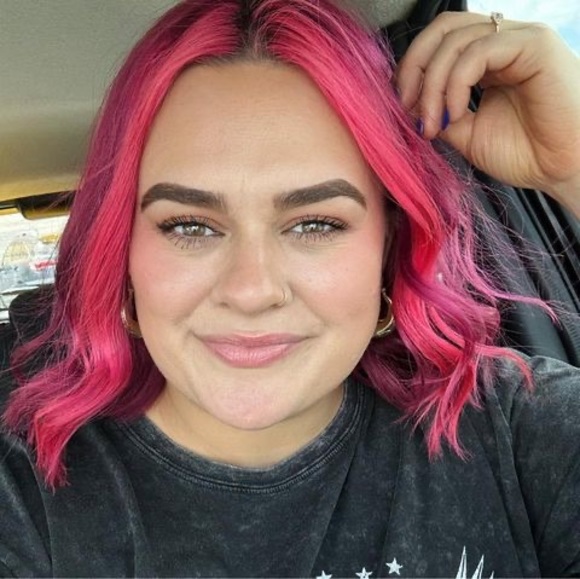 Profile Picture of Alyssea Comeaux (@alysseacomeaux) on Poshmark