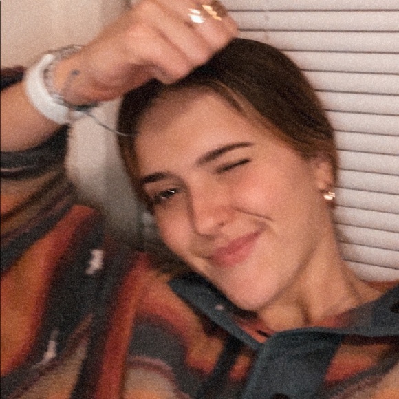 Profile Picture of Katie Borget (@kborget) on Poshmark