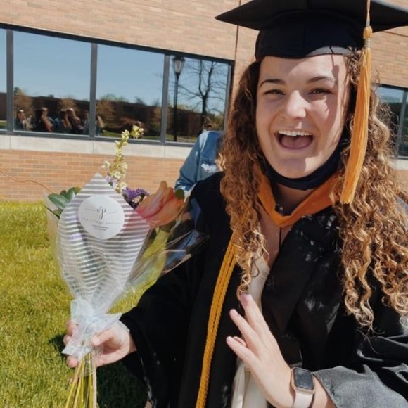 Profile Picture of Mae Stebbings (@maestebbs47) on Poshmark