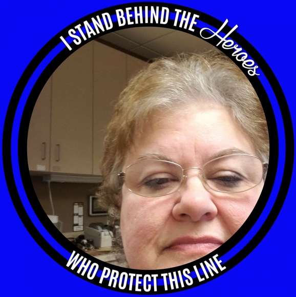 Profile Picture of Jacqueline Schroeder (@poshfan2) on Poshmark