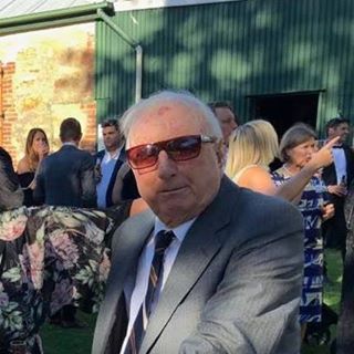 Profile Picture of Les Howell (@les.howell.90) on Facebook