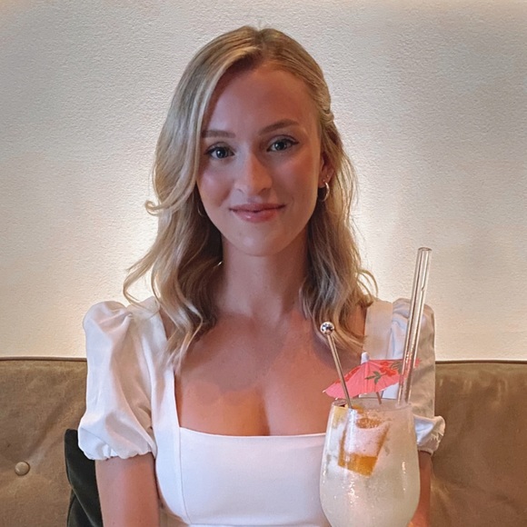 Profile Picture of Sam Colley (@slcolley95) on Poshmark