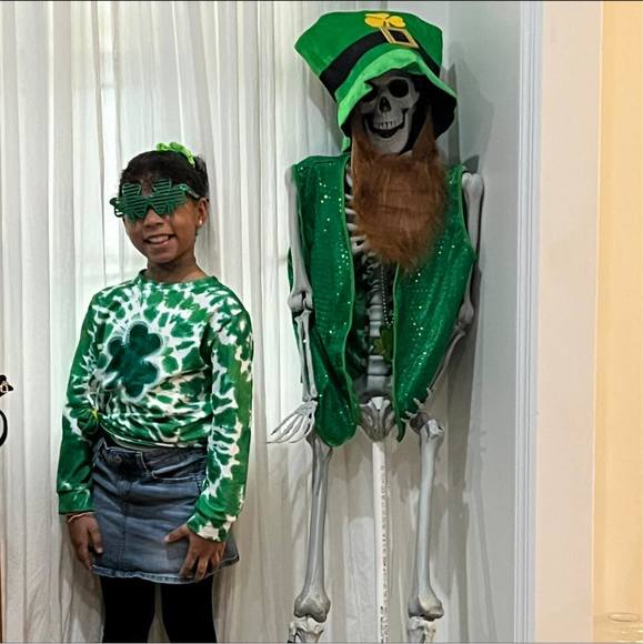 Profile Picture of Lisa Coe (@winniegrl) on Poshmark