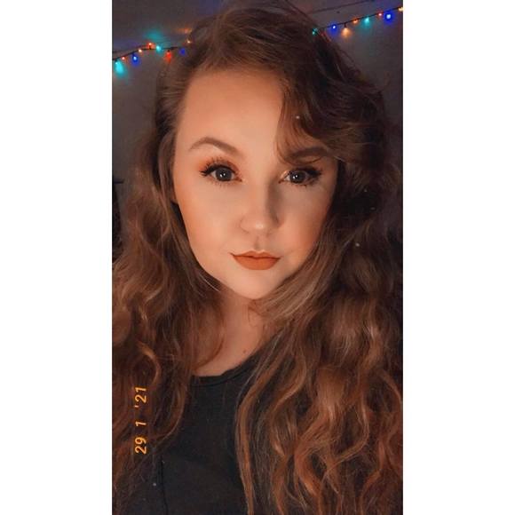 Profile Picture of Brittany Dauwalter (@bwittanylynn) on Poshmark