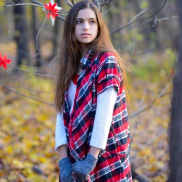 Profile Picture of Ava Roberts (@avaroberts_) on Poshmark