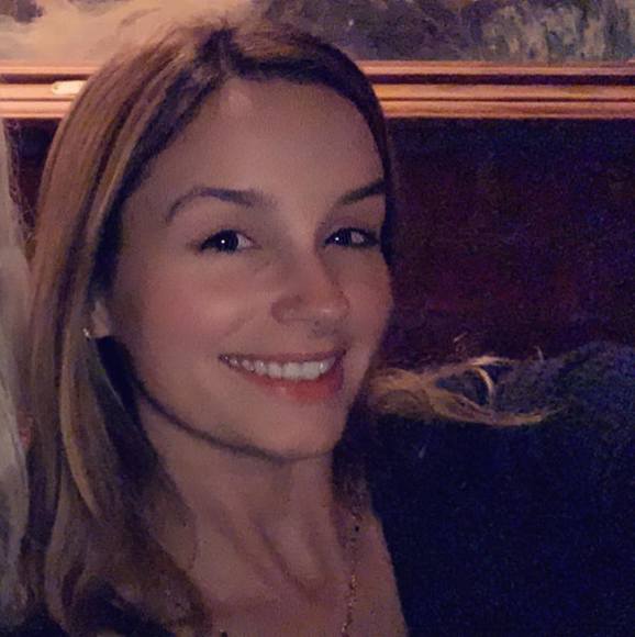 Profile Picture of Brendalynn Burns (@bburns247) on Poshmark