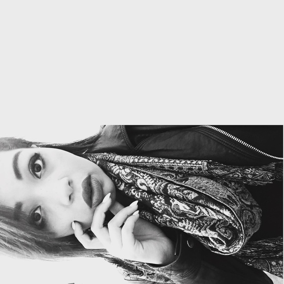 Profile Picture of Hannah Desenberg (@hannahdesenberg) on Poshmark