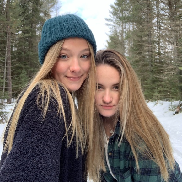 Profile Picture of Peyton Plyer (@peytonplyer) on Poshmark