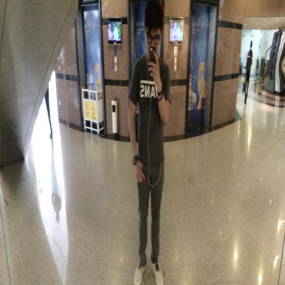 Profile Picture of Tuan Anh (@badboyten2007) on Poshmark