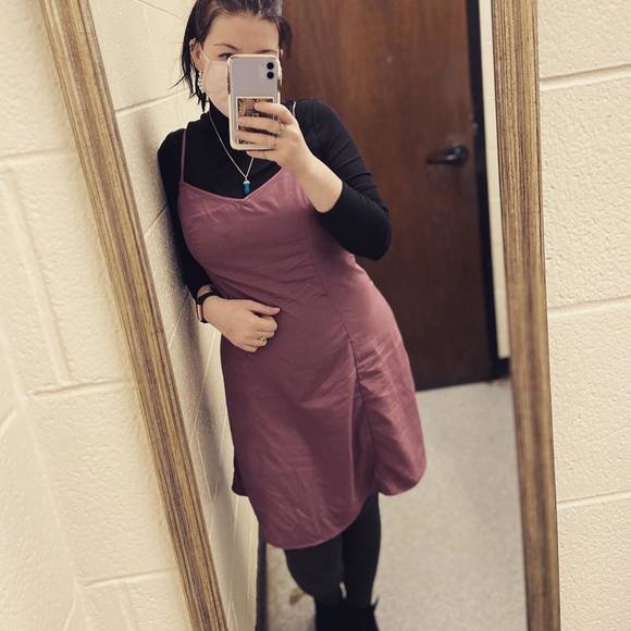Profile Picture of Katie Burnopp (@katiedragonbear) on Poshmark