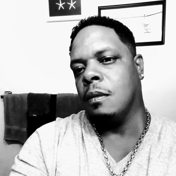 Profile Picture of Ralph Farmer (@ralphfarmer) on Poshmark