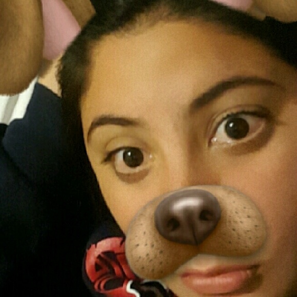 Profile Picture of Cassandra Ortiz (@ortiz73) on Poshmark